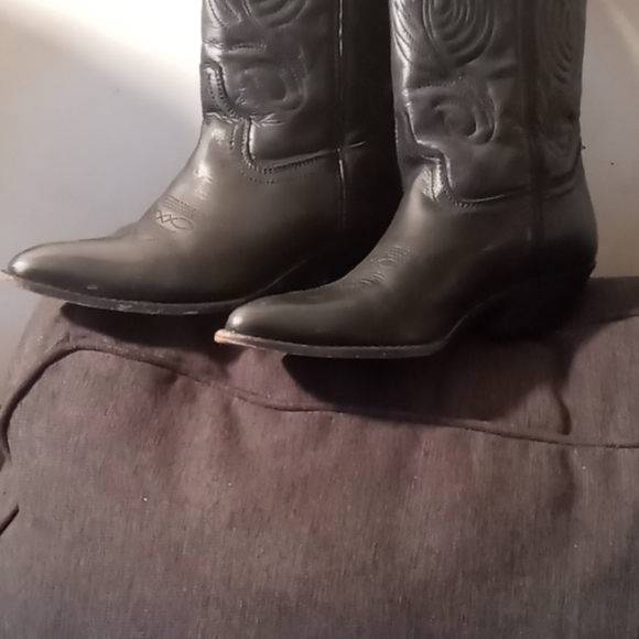 Boot - Picture 3 of 3